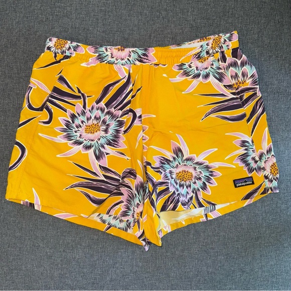 Patagonia Pants - Patagonia Women's Baggies Shorts 5" Yellow Floral Print